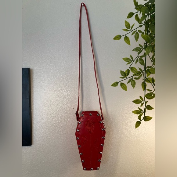 Red Mini Coffin crossbody bag with embroidered Rose - Picture 5 of 5